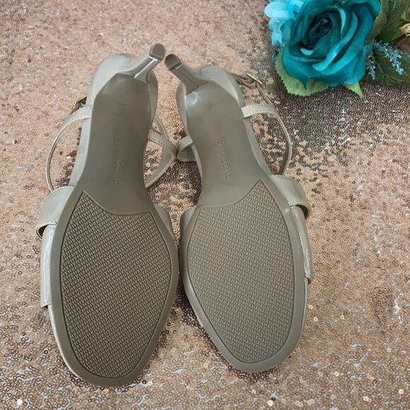 Bandolino Tamar Slingback - Picture 5 of 7